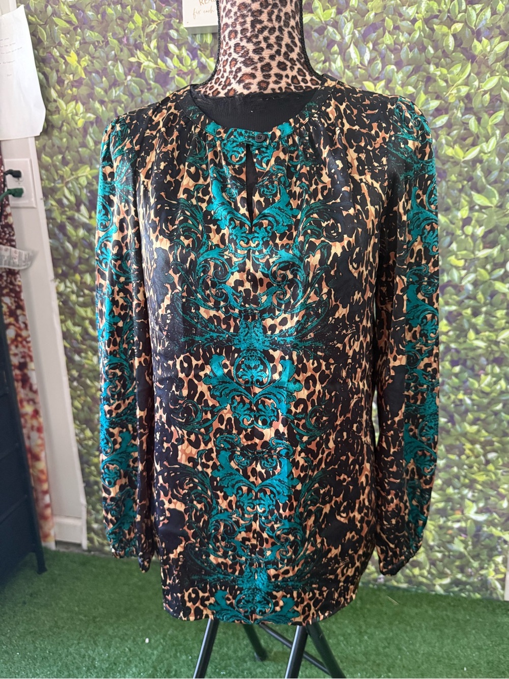 Women's Black and Teal Printed Long-Sleeve Blouse p24